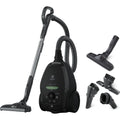 Cet aspirateur au format traineau combine la collecte avec sac et l'entretien des tapis
